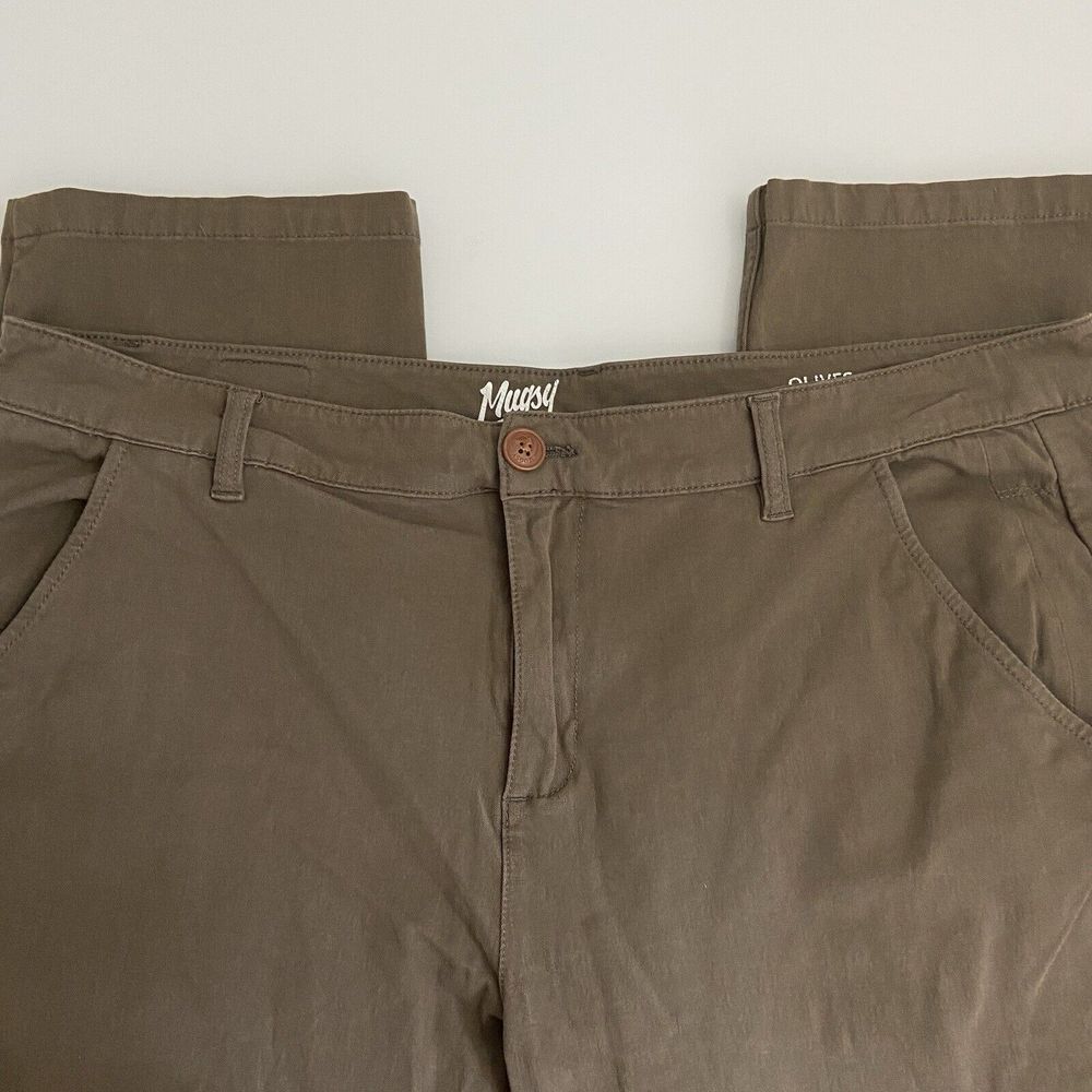 Mugsy Olives Chino Pants Mens 40/31 Green Stretch Slim Preppy School Casual Read